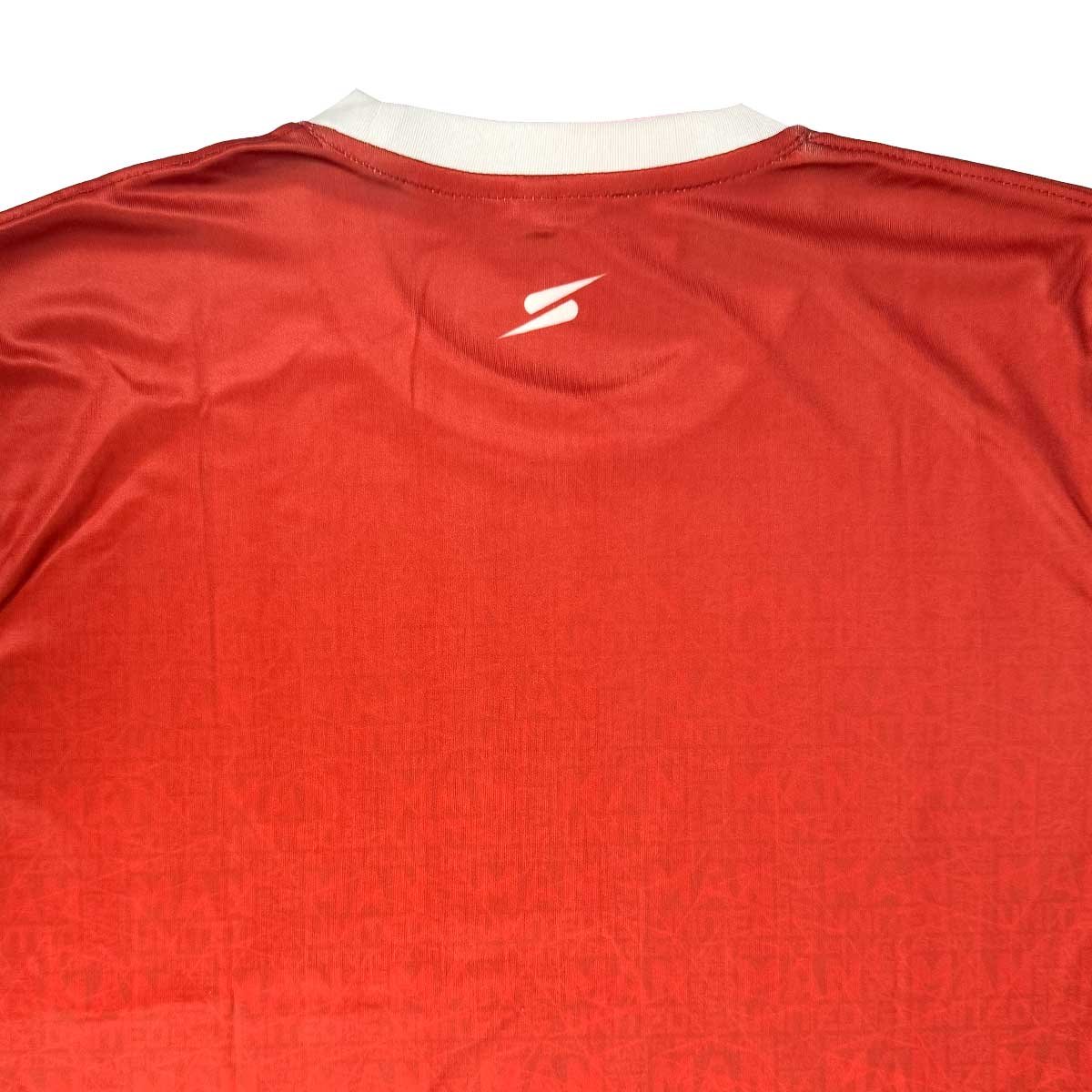 tshirt-close-up–man-utd-4