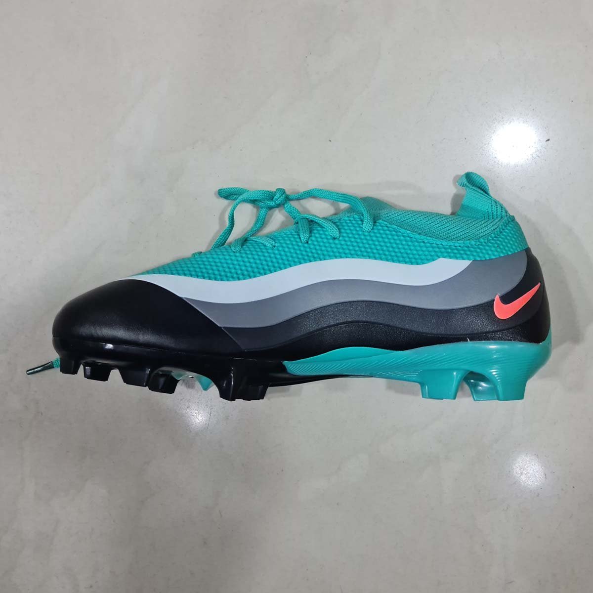 turf sheos-Nike mbappe 3