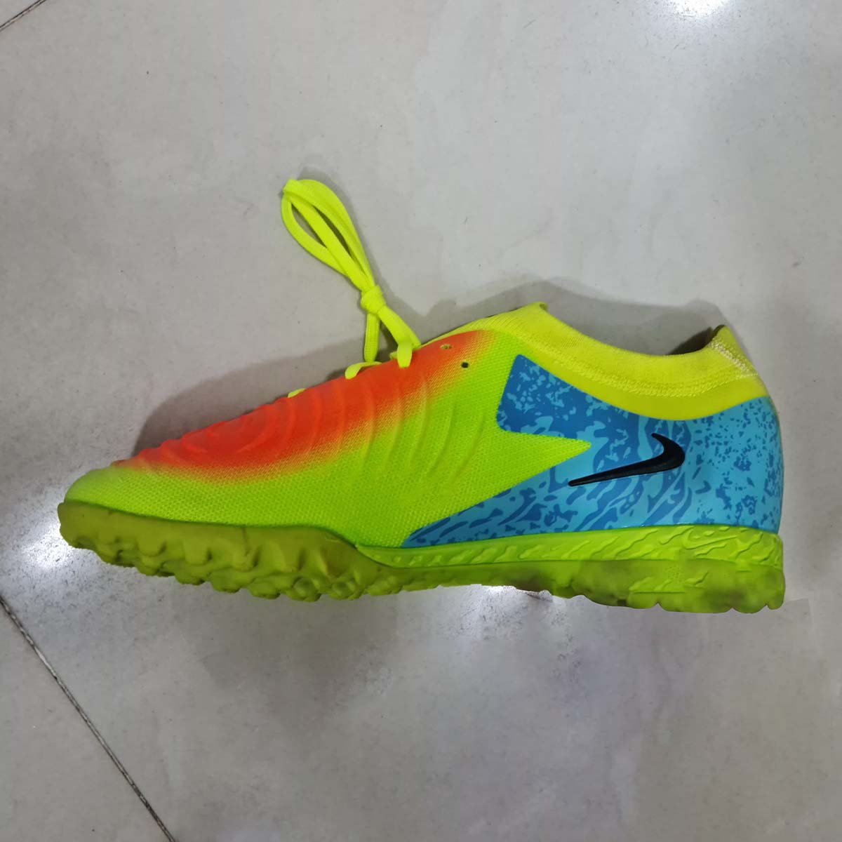 turf sheos-Nike Phantom GX 2 Luna Elite 2