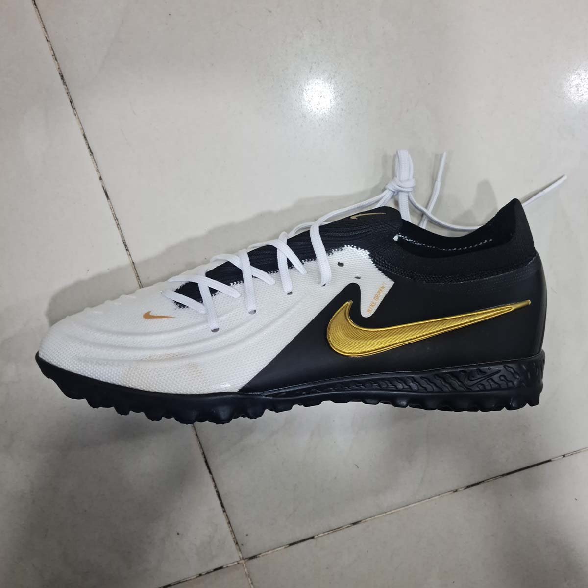 turf sheos-Nike Phantom GX 2 Pro 3