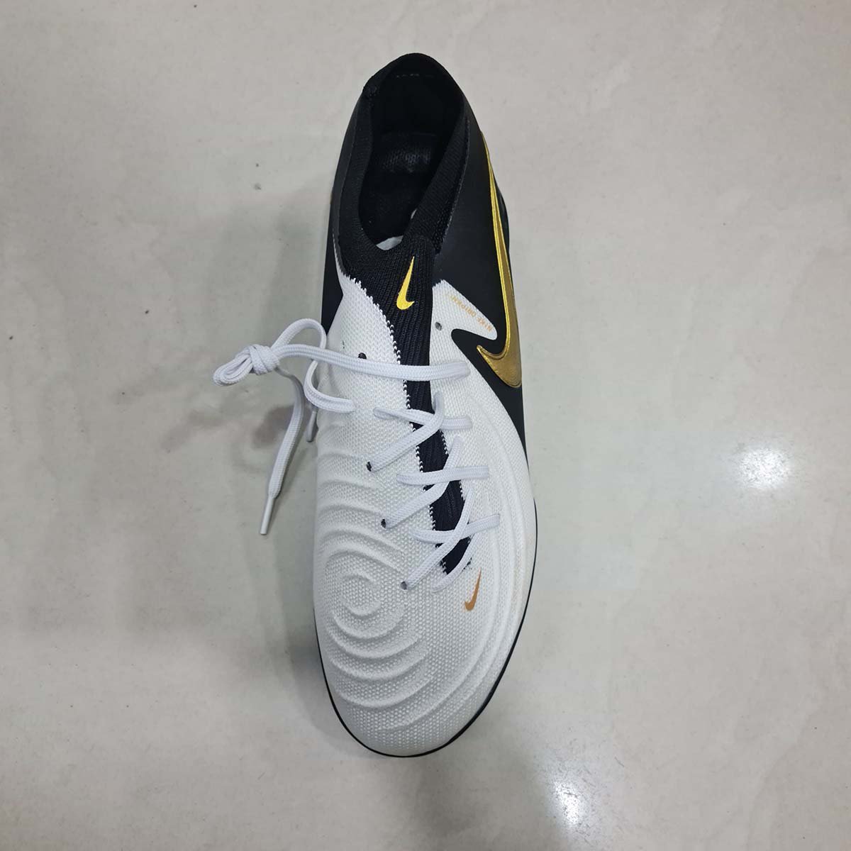 turf sheos-Nike Phantom GX 2 Pro 4
